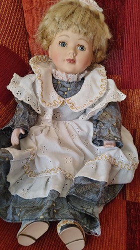 Porzelankopfpuppe
