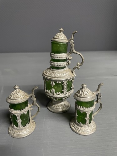 Antike weinkaraffe und - und, 2