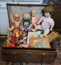 Uralter Spielzeug Koffer