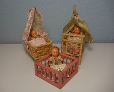 2 antike Korbbettchen