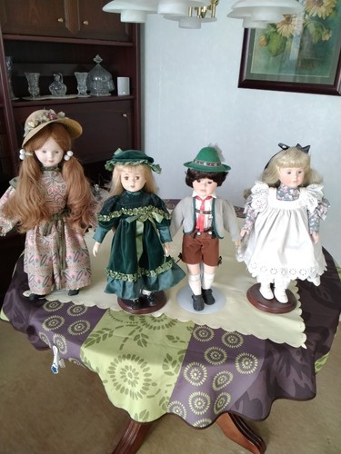 Puppen mit porzelanköpfen - ,