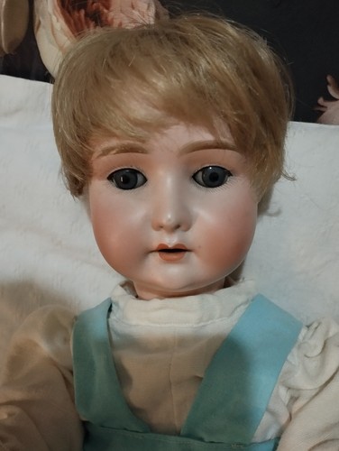Wunderschöne alte puppe - alte,