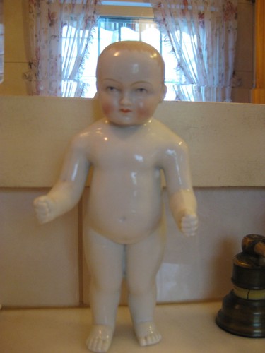 Antike kleine badepuppe - kleine,